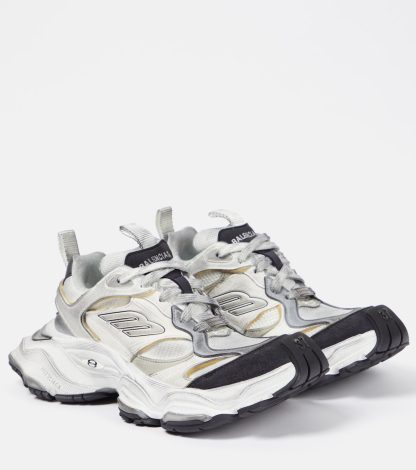 acheter du luxe Balenciaga Baskets en maille cargo blanches