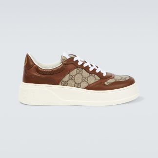 acheter du luxe Gucci Baskets GG Supreme en toile et cuir beige