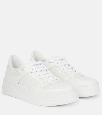 acheter du luxe Gucci Baskets en cuir embossé GG blanc