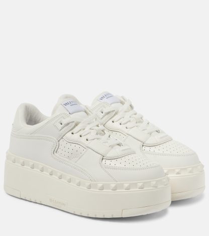 créateur de contrefaçons Valentino Garavani Baskets à plateforme en cuir Freedots XL blanc