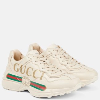 créateur de mode Gucci Baskets en cuir Rhyton blanc