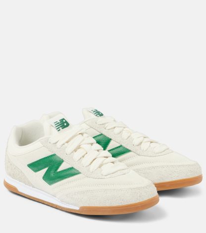 créateur de mode New Balance Baskets RC42 en daim beige