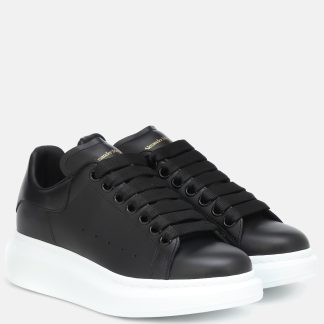 designer bon marché Alexander McQueen Baskets oversize en cuir noir