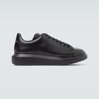 designer bon marché Alexander McQueen Baskets oversize en cuir noir